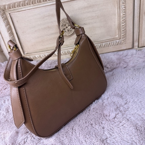 Cute Crossbody Bag - Picture 3 of 5